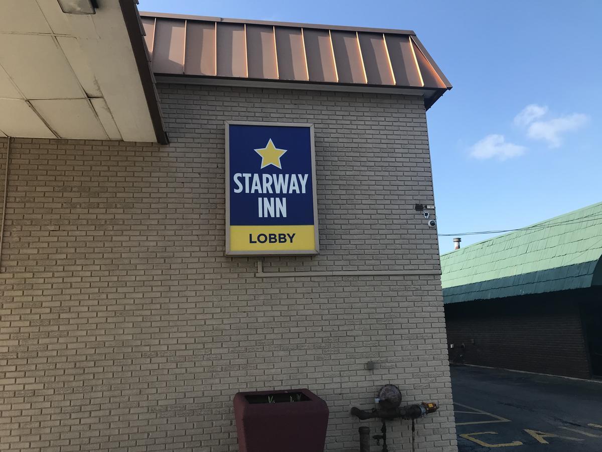 Starway Inn Lansing Exteriör bild